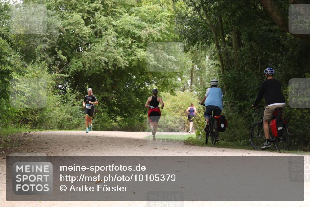 30.08.2026 - Elbe Triathlon Hamburg Antke Förster http://msf.ph/oto/10105379 30.08.2026 12:07:17 Laufen 1587 meine-sportfotos.de