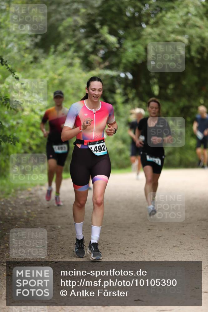 30.08.2026 - Elbe Triathlon Hamburg Antke Förster http://msf.ph/oto/10105390 30.08.2026 12:03:58 Laufen 492 meine-sportfotos.de