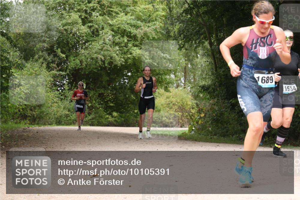 30.08.2026 - Elbe Triathlon Hamburg Antke Förster http://msf.ph/oto/10105391 30.08.2026 12:09:00 Laufen 1689, 1534 meine-sportfotos.de