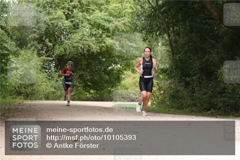 30.08.2026 - Elbe Triathlon Hamburg Antke Förster http://msf.ph/oto/10105393 30.08.2026 12:09:01 Laufen  meine-sportfotos.de