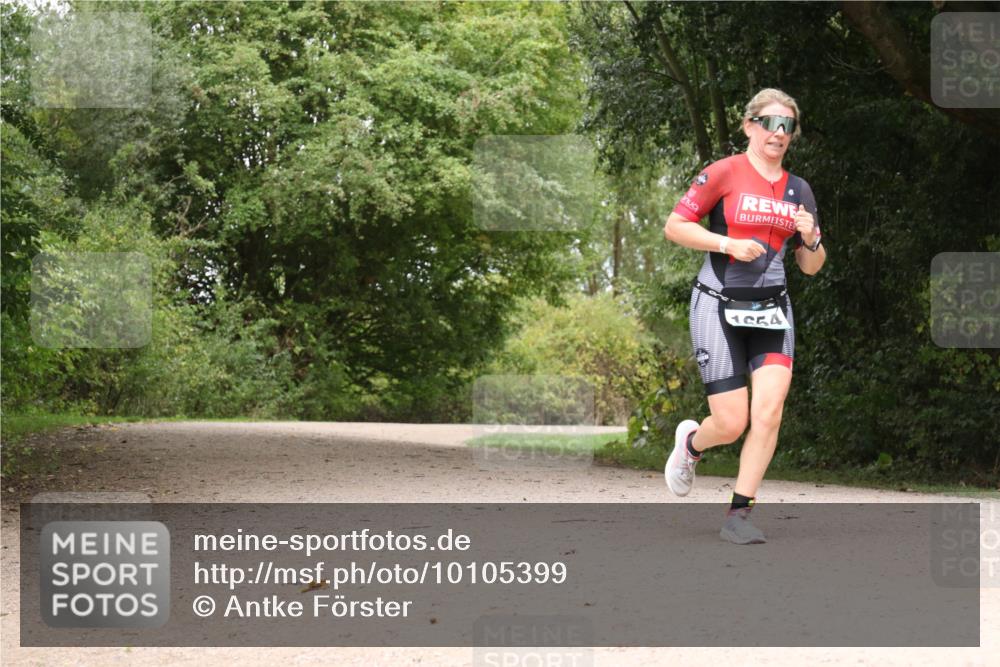 30.08.2026 - Elbe Triathlon Hamburg Antke Förster http://msf.ph/oto/10105399 30.08.2026 12:09:05 Laufen 1954 meine-sportfotos.de