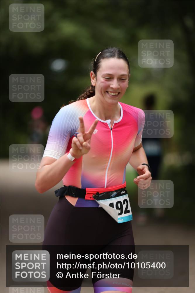 30.08.2026 - Elbe Triathlon Hamburg Antke Förster http://msf.ph/oto/10105400 30.08.2026 12:04:01 Laufen 92 meine-sportfotos.de