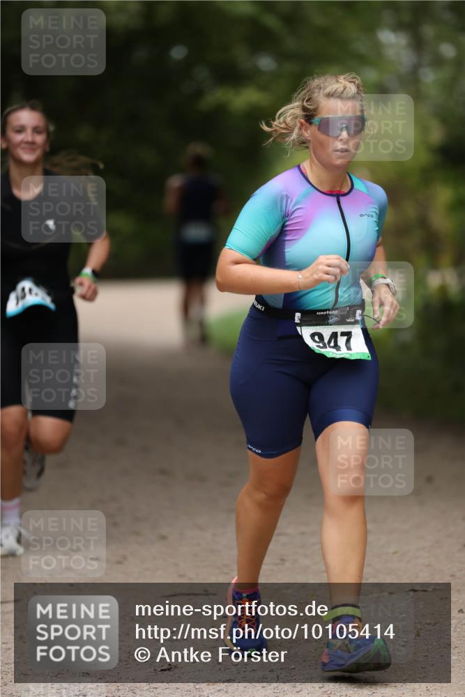 30.08.2026 - Elbe Triathlon Hamburg Antke Förster http://msf.ph/oto/10105414 30.08.2026 12:04:05 Laufen 947 meine-sportfotos.de