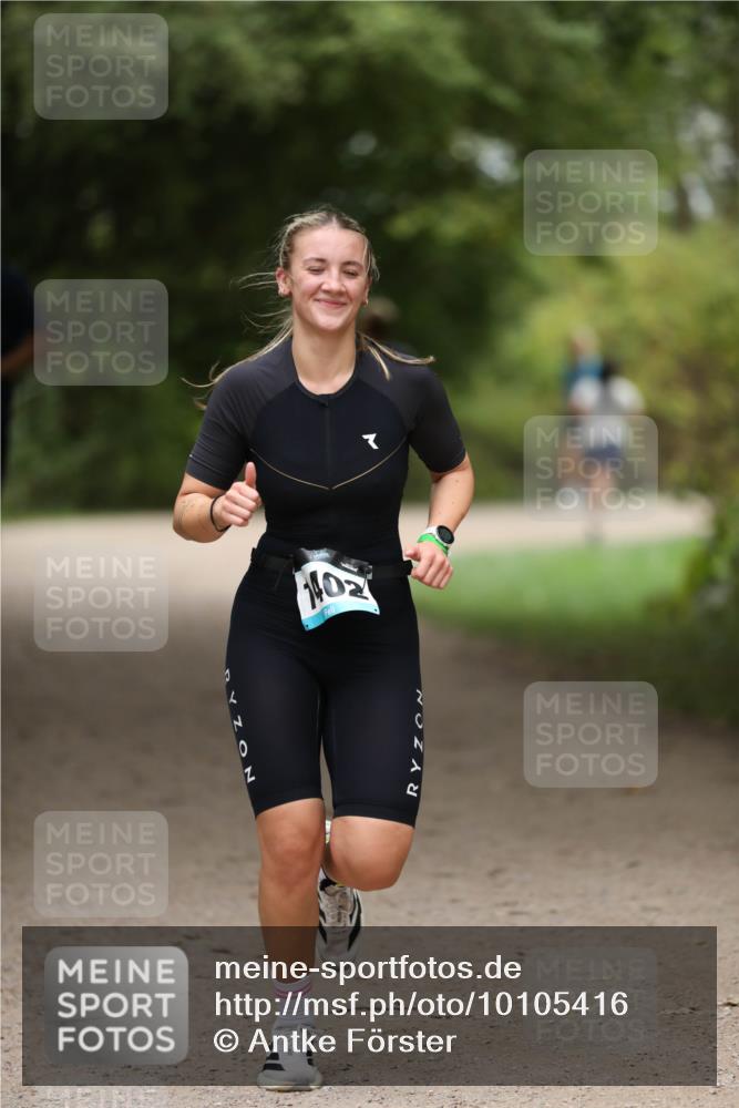 30.08.2026 - Elbe Triathlon Hamburg Antke Förster http://msf.ph/oto/10105416 30.08.2026 12:04:06 Laufen 402 meine-sportfotos.de