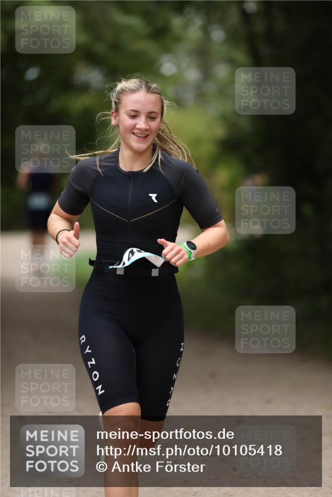 30.08.2026 - Elbe Triathlon Hamburg Antke Förster http://msf.ph/oto/10105418 30.08.2026 12:04:07 Laufen  meine-sportfotos.de
