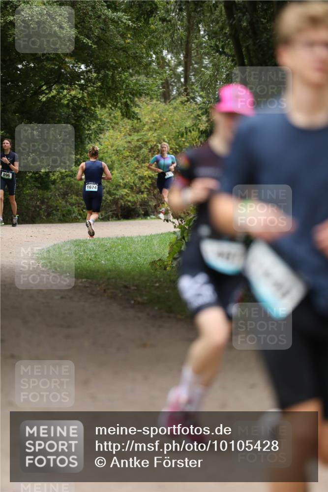 30.08.2026 - Elbe Triathlon Hamburg Antke Förster http://msf.ph/oto/10105428 30.08.2026 12:04:12 Laufen 896, 1674 meine-sportfotos.de