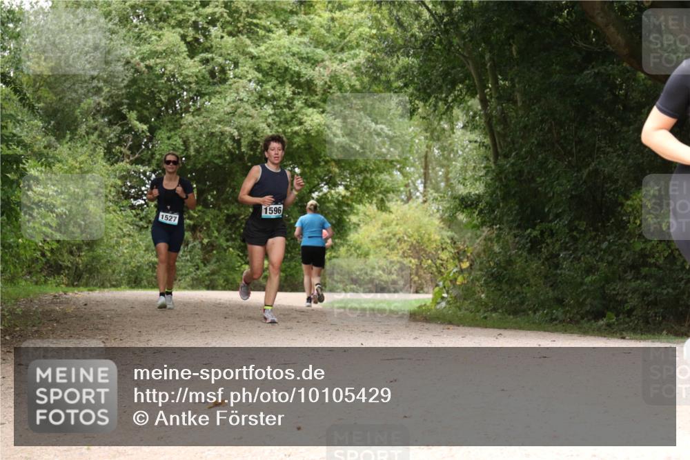 30.08.2026 - Elbe Triathlon Hamburg Antke Förster http://msf.ph/oto/10105429 30.08.2026 12:09:56 Laufen 1527, 1596 meine-sportfotos.de