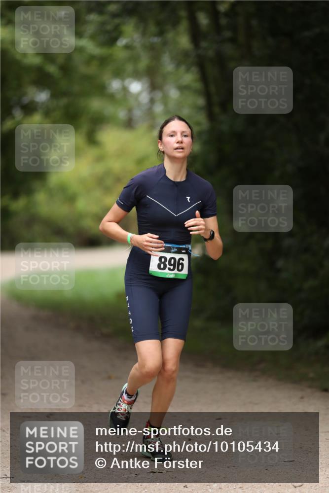 30.08.2026 - Elbe Triathlon Hamburg Antke Förster http://msf.ph/oto/10105434 30.08.2026 12:04:24 Laufen 0, 896 meine-sportfotos.de
