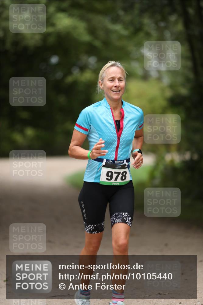 30.08.2026 - Elbe Triathlon Hamburg Antke Förster http://msf.ph/oto/10105440 30.08.2026 12:04:27 Laufen 978 meine-sportfotos.de