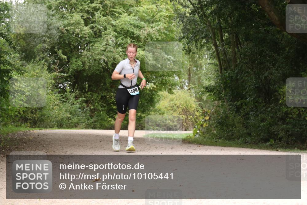 30.08.2026 - Elbe Triathlon Hamburg Antke Förster http://msf.ph/oto/10105441 30.08.2026 12:10:27 Laufen 1409 meine-sportfotos.de