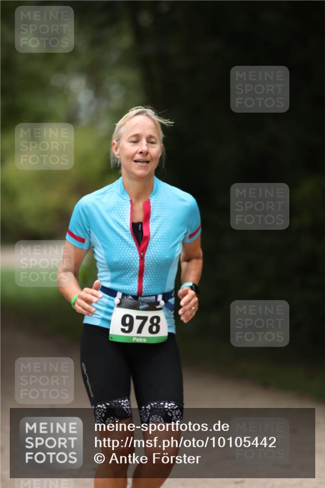 30.08.2026 - Elbe Triathlon Hamburg Antke Förster http://msf.ph/oto/10105442 30.08.2026 12:04:27 Laufen 978 meine-sportfotos.de