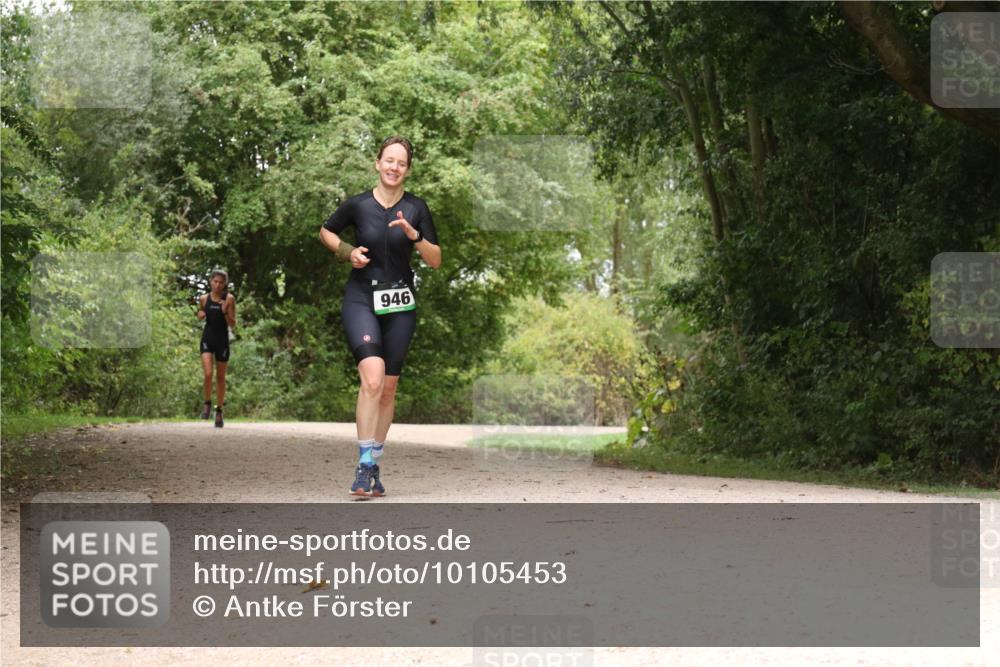 30.08.2026 - Elbe Triathlon Hamburg Antke Förster http://msf.ph/oto/10105453 30.08.2026 12:10:53 Laufen 946 meine-sportfotos.de