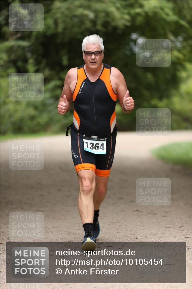 30.08.2026 - Elbe Triathlon Hamburg Antke Förster http://msf.ph/oto/10105454 30.08.2026 12:04:32 Laufen 23, 1364 meine-sportfotos.de