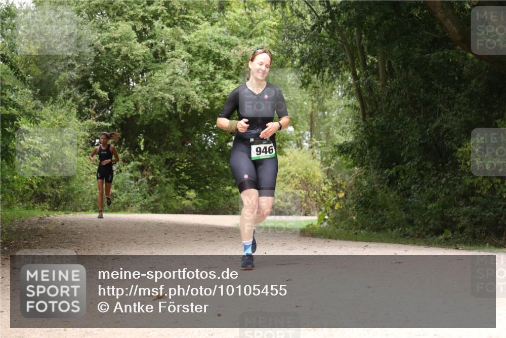 30.08.2026 - Elbe Triathlon Hamburg Antke Förster http://msf.ph/oto/10105455 30.08.2026 12:10:54 Laufen 946 meine-sportfotos.de