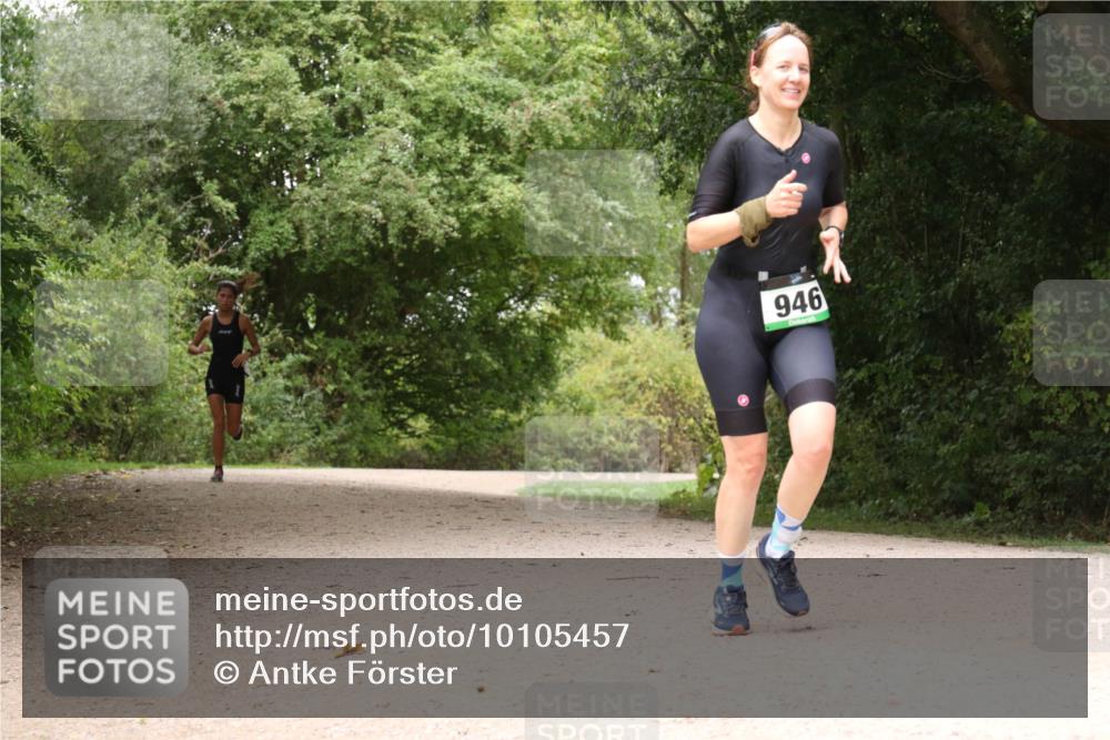30.08.2026 - Elbe Triathlon Hamburg Antke Förster http://msf.ph/oto/10105457 30.08.2026 12:10:55 Laufen 946 meine-sportfotos.de