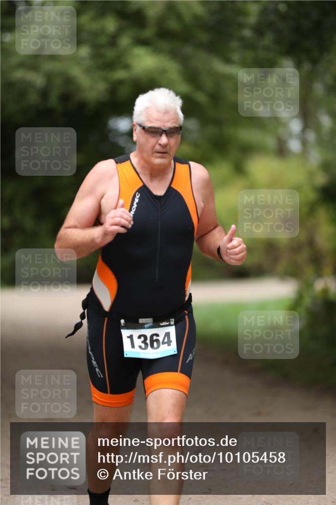 30.08.2026 - Elbe Triathlon Hamburg Antke Förster http://msf.ph/oto/10105458 30.08.2026 12:04:33 Laufen 1364 meine-sportfotos.de