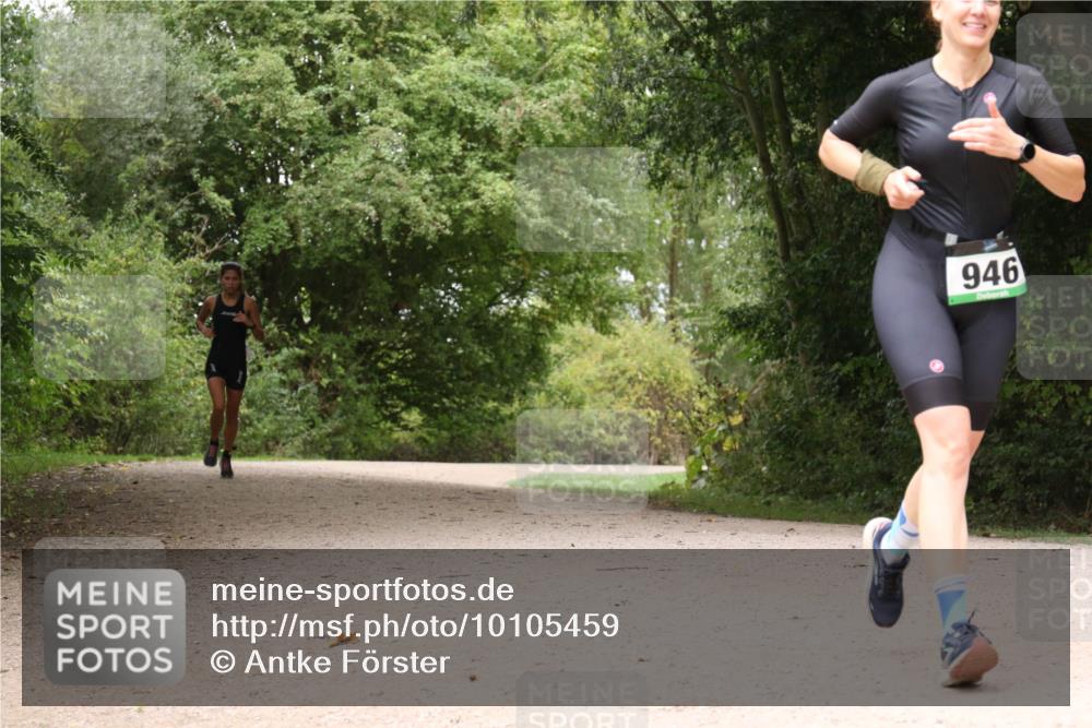 30.08.2026 - Elbe Triathlon Hamburg Antke Förster http://msf.ph/oto/10105459 30.08.2026 12:10:55 Laufen 946 meine-sportfotos.de