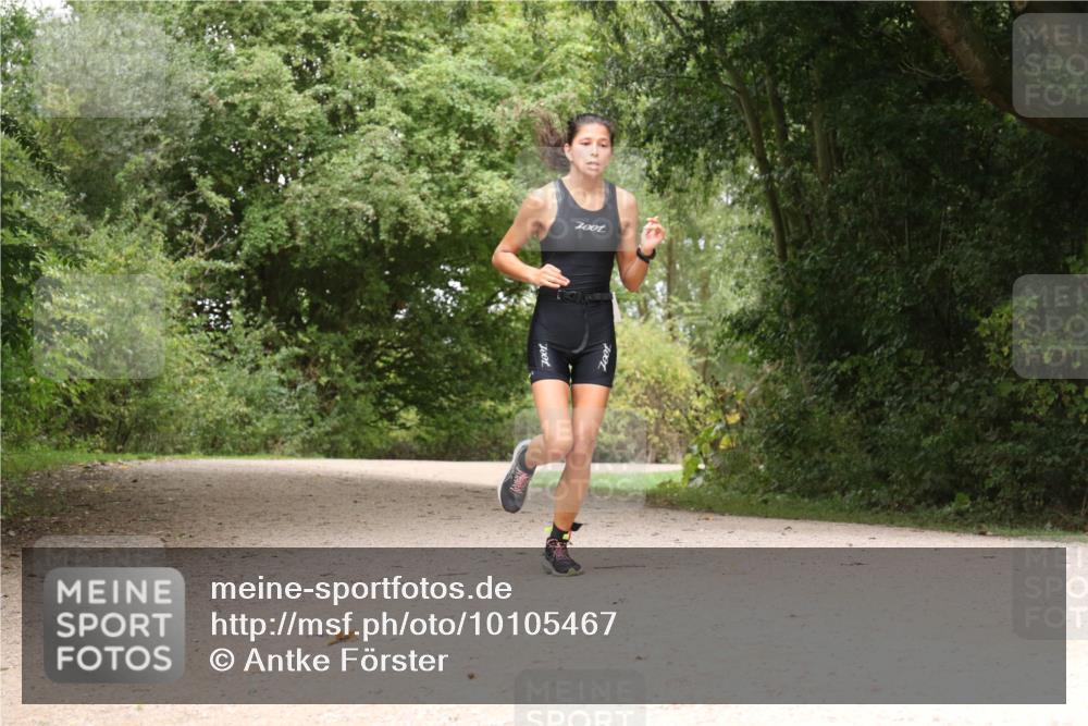 30.08.2026 - Elbe Triathlon Hamburg Antke Förster http://msf.ph/oto/10105467 30.08.2026 12:11:00 Laufen  meine-sportfotos.de
