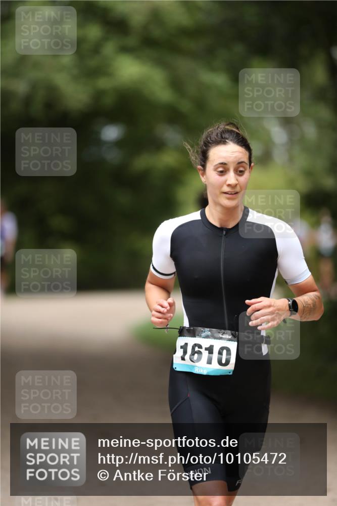 30.08.2026 - Elbe Triathlon Hamburg Antke Förster http://msf.ph/oto/10105472 30.08.2026 12:04:52 Laufen 1610 meine-sportfotos.de