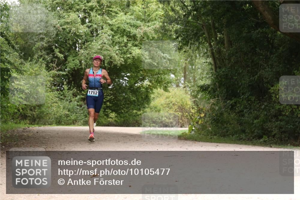 30.08.2026 - Elbe Triathlon Hamburg Antke Förster http://msf.ph/oto/10105477 30.08.2026 12:11:22 Laufen 1712 meine-sportfotos.de
