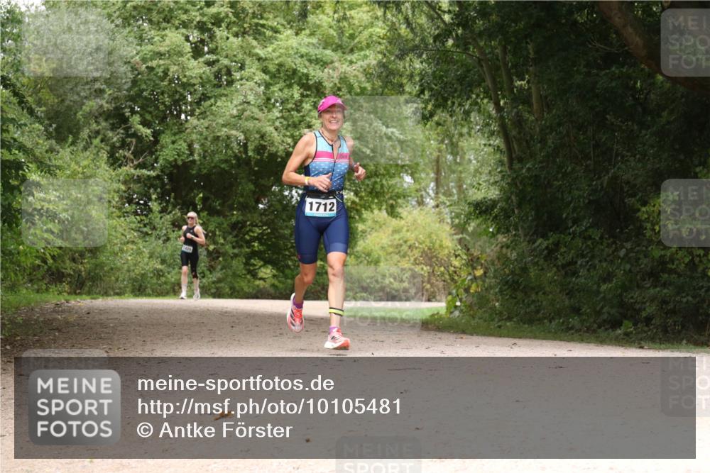 30.08.2026 - Elbe Triathlon Hamburg Antke Förster http://msf.ph/oto/10105481 30.08.2026 12:11:23 Laufen 1429, 1712 meine-sportfotos.de