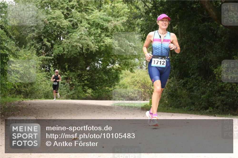 30.08.2026 - Elbe Triathlon Hamburg Antke Förster http://msf.ph/oto/10105483 30.08.2026 12:11:23 Laufen 1429, 1712 meine-sportfotos.de