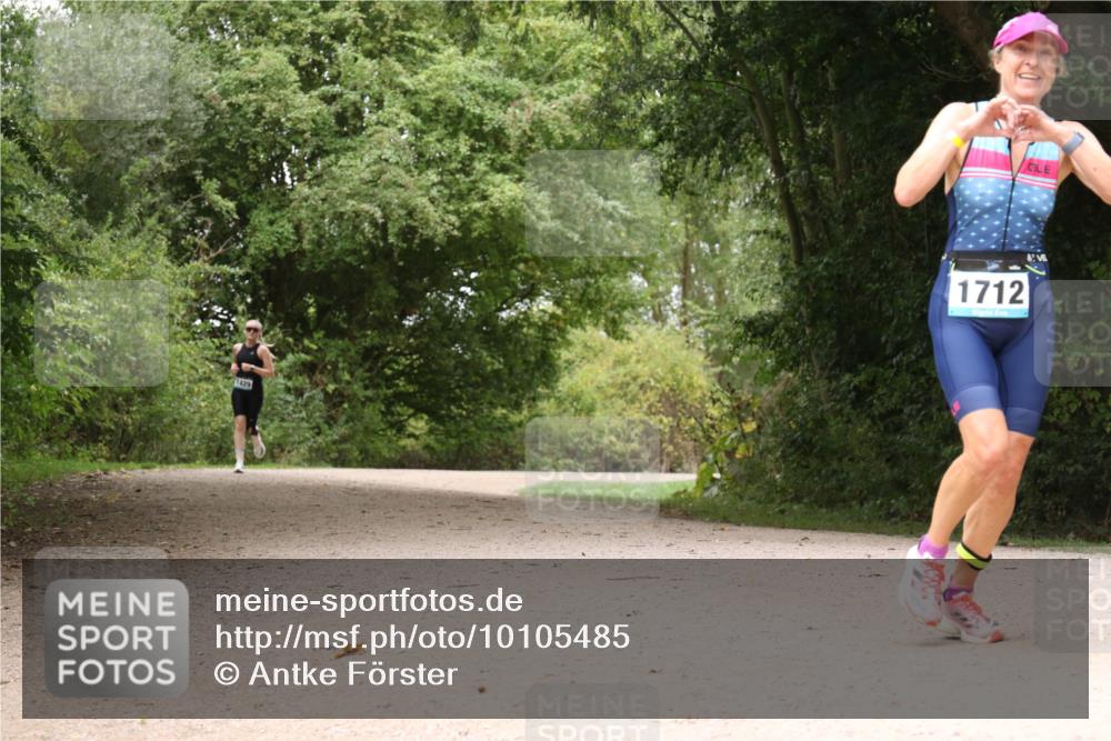 30.08.2026 - Elbe Triathlon Hamburg Antke Förster http://msf.ph/oto/10105485 30.08.2026 12:11:24 Laufen 1429, 1712 meine-sportfotos.de