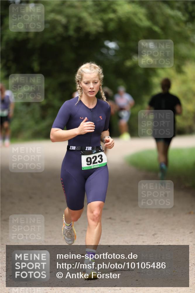30.08.2026 - Elbe Triathlon Hamburg Antke Förster http://msf.ph/oto/10105486 30.08.2026 12:04:56 Laufen 3, 3, 923 meine-sportfotos.de