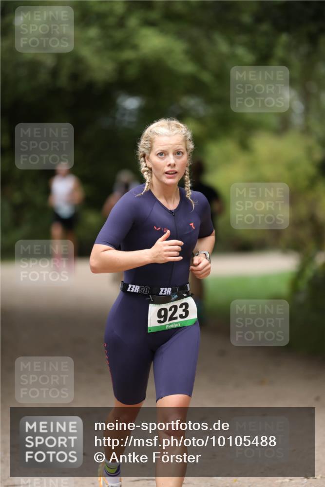 30.08.2026 - Elbe Triathlon Hamburg Antke Förster http://msf.ph/oto/10105488 30.08.2026 12:04:57 Laufen 3, 3, 923 meine-sportfotos.de
