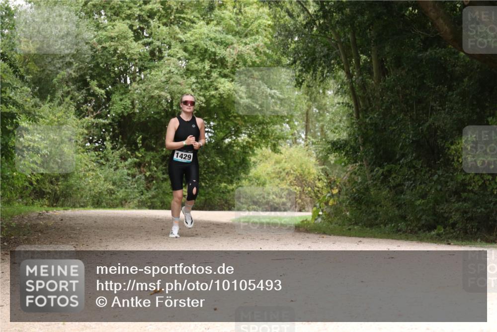 30.08.2026 - Elbe Triathlon Hamburg Antke Förster http://msf.ph/oto/10105493 30.08.2026 12:11:31 Laufen 1429 meine-sportfotos.de