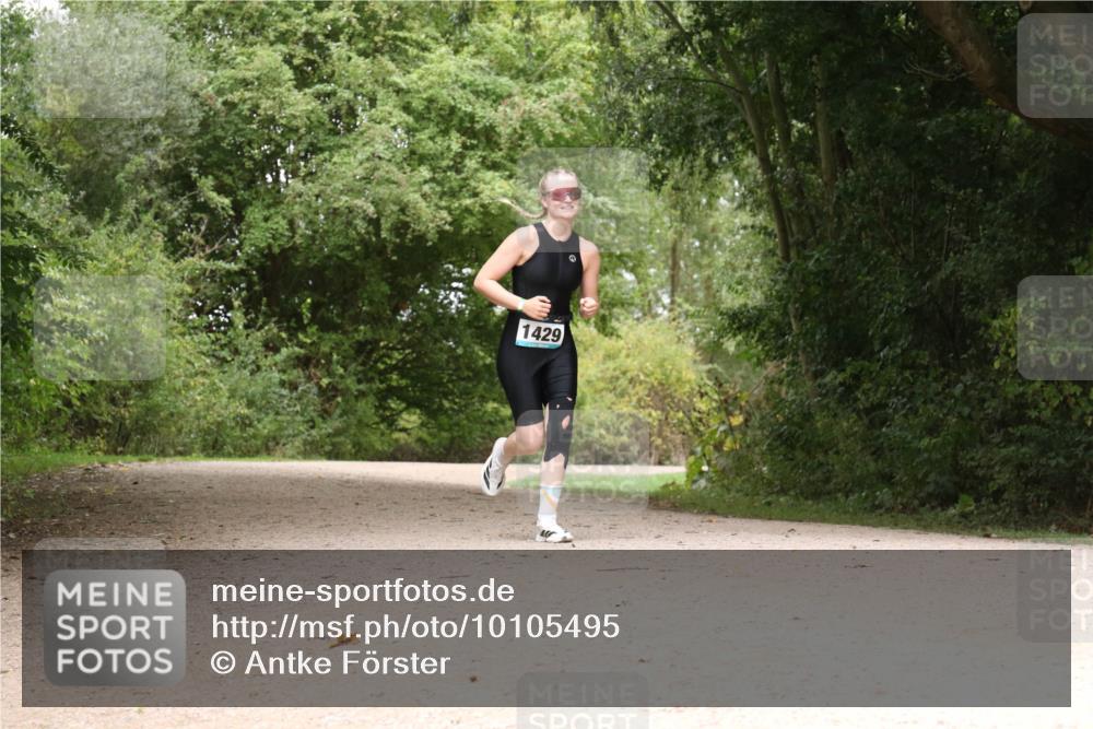 30.08.2026 - Elbe Triathlon Hamburg Antke Förster http://msf.ph/oto/10105495 30.08.2026 12:11:32 Laufen 1429 meine-sportfotos.de