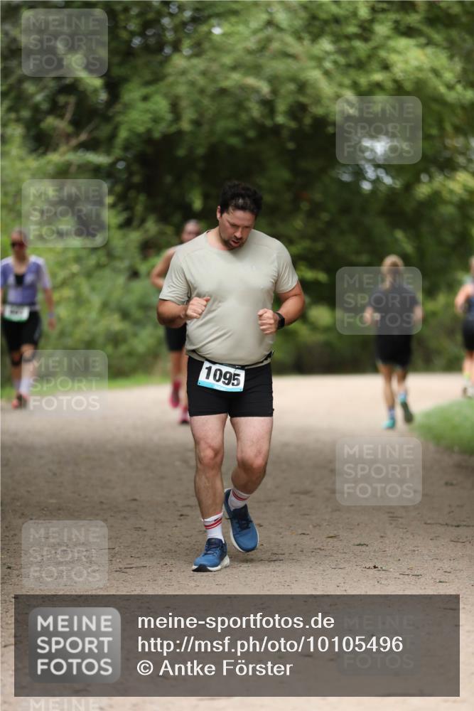 30.08.2026 - Elbe Triathlon Hamburg Antke Förster http://msf.ph/oto/10105496 30.08.2026 12:05:01 Laufen 1095 meine-sportfotos.de