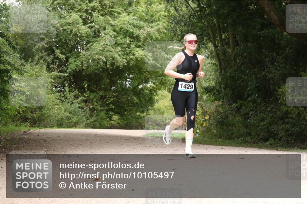 30.08.2026 - Elbe Triathlon Hamburg Antke Förster http://msf.ph/oto/10105497 30.08.2026 12:11:32 Laufen 1429 meine-sportfotos.de