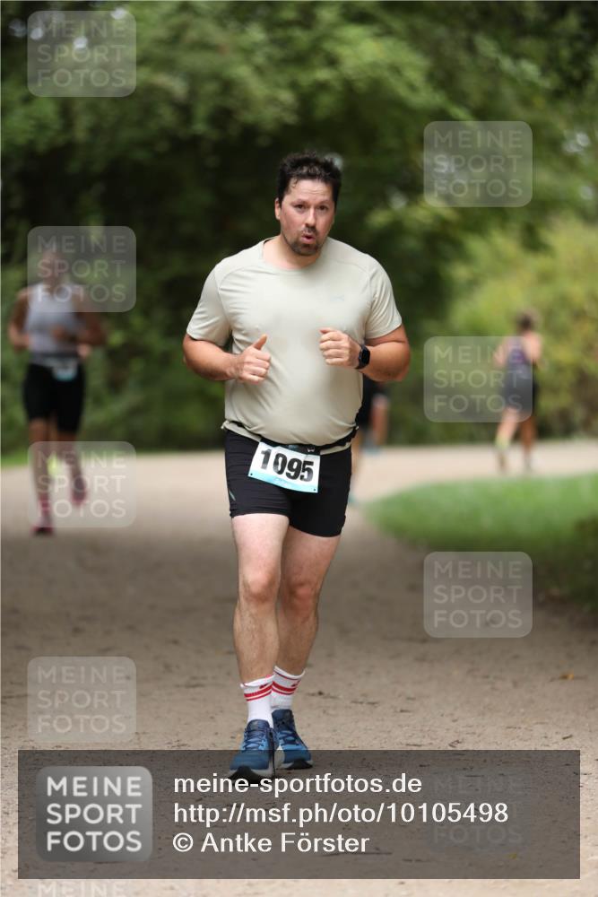 30.08.2026 - Elbe Triathlon Hamburg Antke Förster http://msf.ph/oto/10105498 30.08.2026 12:05:02 Laufen 1095 meine-sportfotos.de