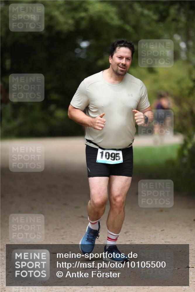 30.08.2026 - Elbe Triathlon Hamburg Antke Förster http://msf.ph/oto/10105500 30.08.2026 12:05:02 Laufen 1095 meine-sportfotos.de
