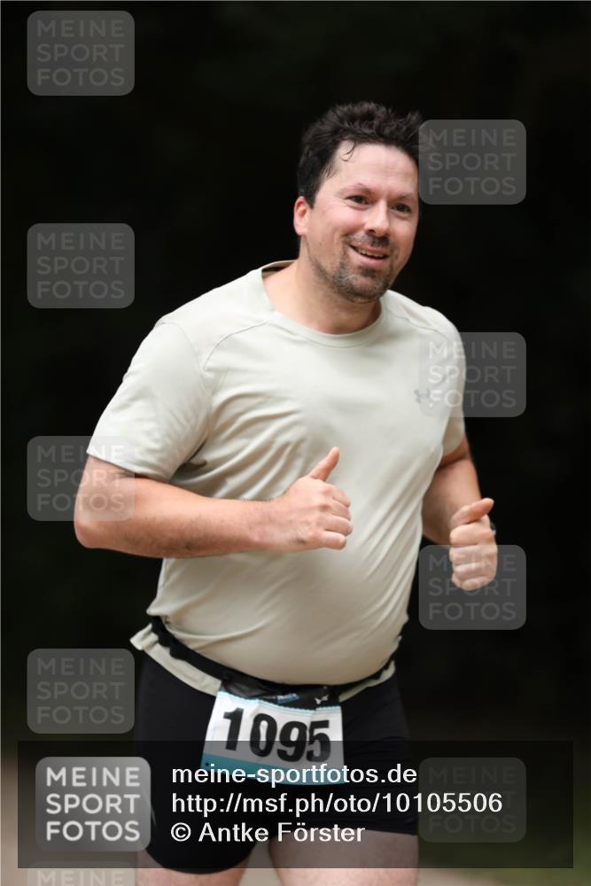 30.08.2026 - Elbe Triathlon Hamburg Antke Förster http://msf.ph/oto/10105506 30.08.2026 12:05:04 Laufen 1095 meine-sportfotos.de