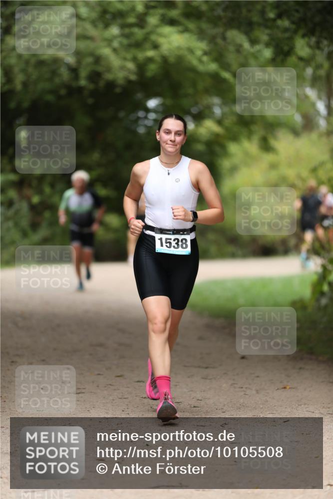 30.08.2026 - Elbe Triathlon Hamburg Antke Förster http://msf.ph/oto/10105508 30.08.2026 12:05:07 Laufen 1538 meine-sportfotos.de