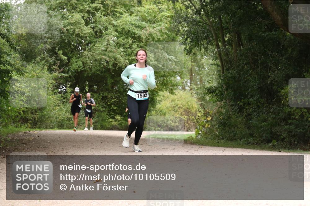 30.08.2026 - Elbe Triathlon Hamburg Antke Förster http://msf.ph/oto/10105509 30.08.2026 12:11:59 Laufen 1502 meine-sportfotos.de