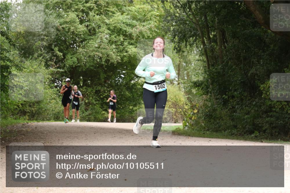 30.08.2026 - Elbe Triathlon Hamburg Antke Förster http://msf.ph/oto/10105511 30.08.2026 12:11:59 Laufen 1502 meine-sportfotos.de