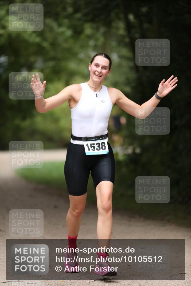 30.08.2026 - Elbe Triathlon Hamburg Antke Förster http://msf.ph/oto/10105512 30.08.2026 12:05:08 Laufen 1538 meine-sportfotos.de