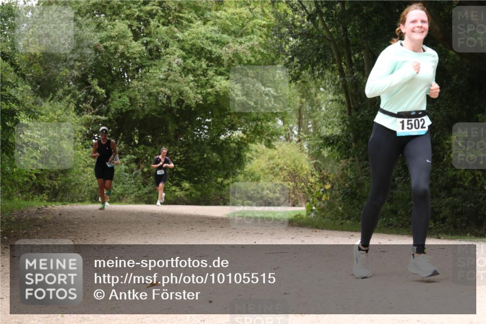 30.08.2026 - Elbe Triathlon Hamburg Antke Förster http://msf.ph/oto/10105515 30.08.2026 12:12:00 Laufen 1502 meine-sportfotos.de