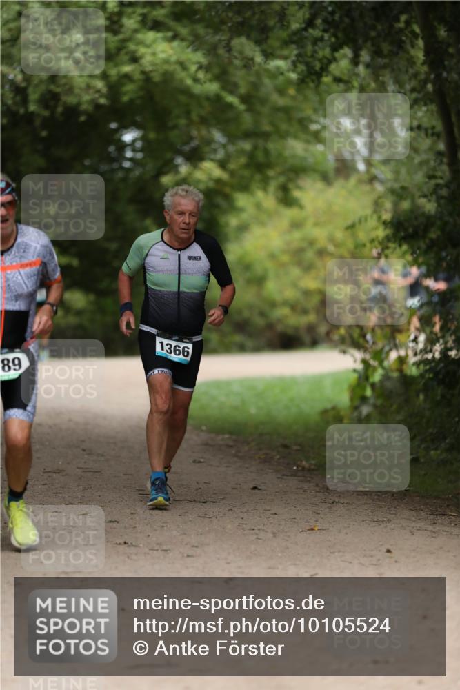 30.08.2026 - Elbe Triathlon Hamburg Antke Förster http://msf.ph/oto/10105524 30.08.2026 12:05:12 Laufen 89, 1366 meine-sportfotos.de