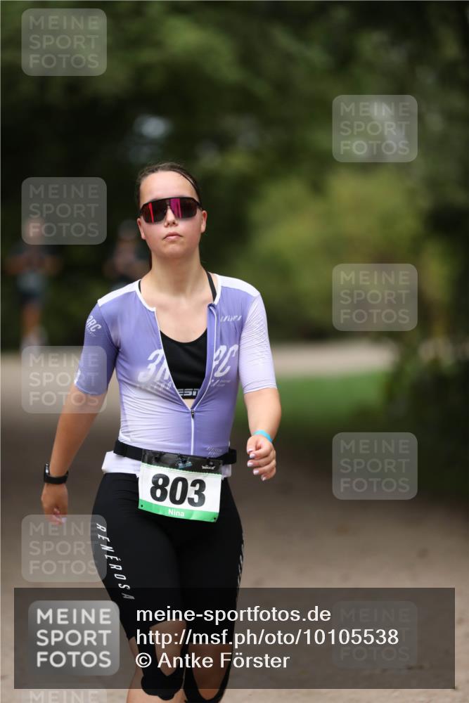 30.08.2026 - Elbe Triathlon Hamburg Antke Förster http://msf.ph/oto/10105538 30.08.2026 12:05:17 Laufen 803 meine-sportfotos.de