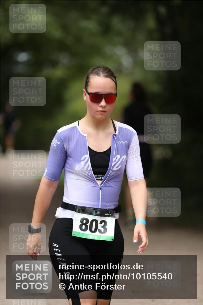 30.08.2026 - Elbe Triathlon Hamburg Antke Förster http://msf.ph/oto/10105540 30.08.2026 12:05:18 Laufen 803 meine-sportfotos.de