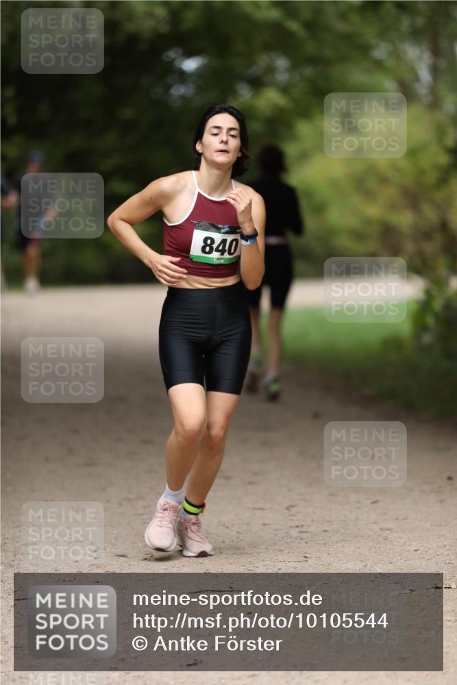 30.08.2026 - Elbe Triathlon Hamburg Antke Förster http://msf.ph/oto/10105544 30.08.2026 12:05:20 Laufen 840 meine-sportfotos.de