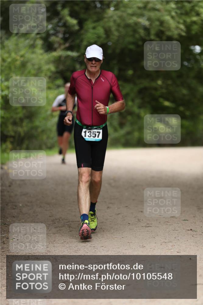 30.08.2026 - Elbe Triathlon Hamburg Antke Förster http://msf.ph/oto/10105548 30.08.2026 12:05:47 Laufen 1357 meine-sportfotos.de