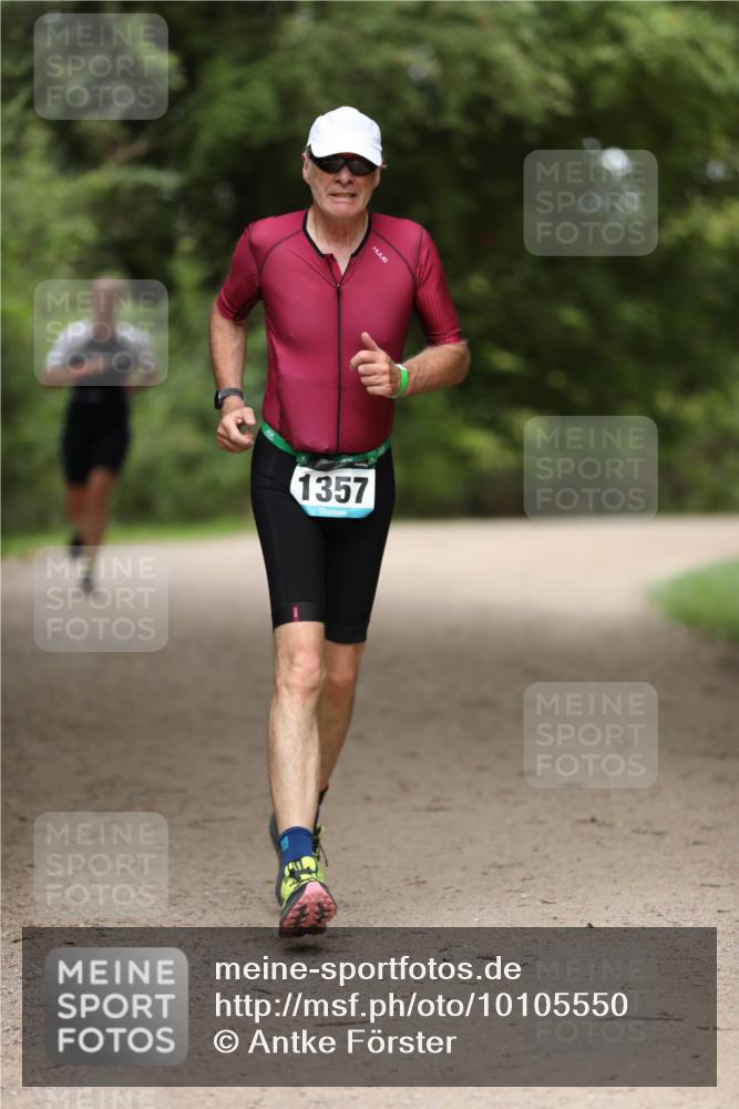 30.08.2026 - Elbe Triathlon Hamburg Antke Förster http://msf.ph/oto/10105550 30.08.2026 12:05:47 Laufen 1357 meine-sportfotos.de