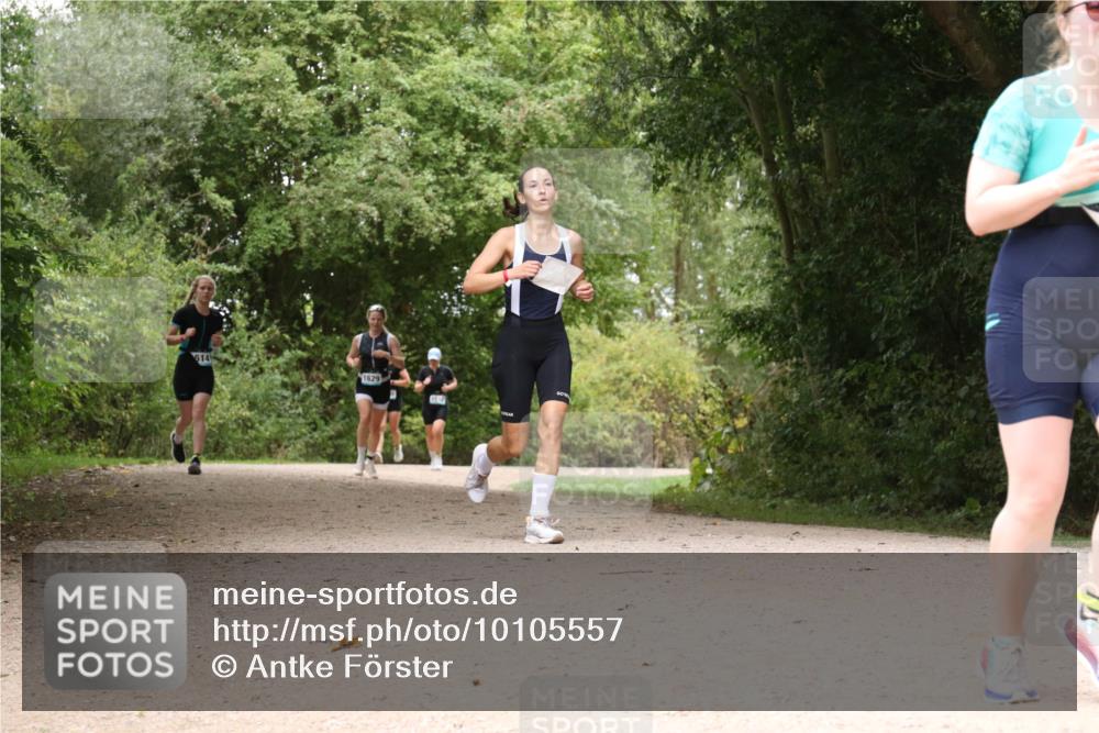 30.08.2026 - Elbe Triathlon Hamburg Antke Förster http://msf.ph/oto/10105557 30.08.2026 12:12:30 Laufen 1629 meine-sportfotos.de