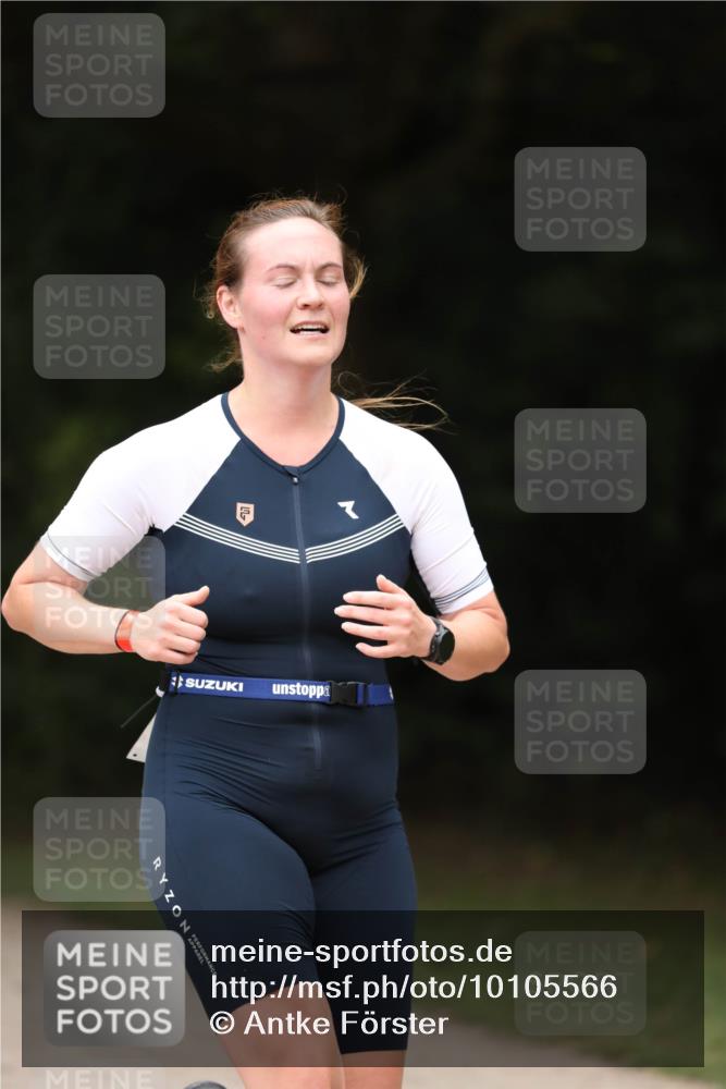 30.08.2026 - Elbe Triathlon Hamburg Antke Förster http://msf.ph/oto/10105566 30.08.2026 12:05:55 Laufen  meine-sportfotos.de
