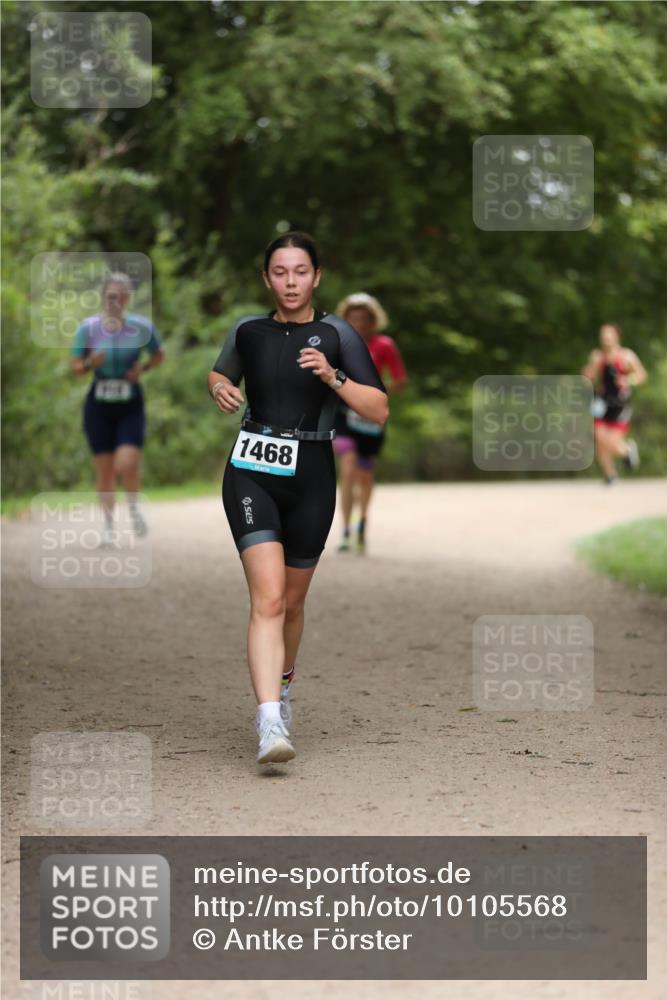 30.08.2026 - Elbe Triathlon Hamburg Antke Förster http://msf.ph/oto/10105568 30.08.2026 12:06:04 Laufen 1468 meine-sportfotos.de